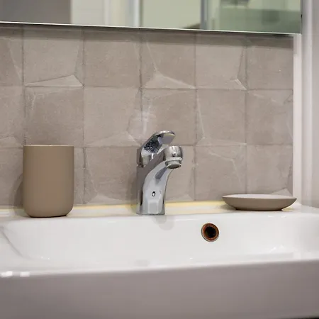 Confort - Parking Prive Gratuit Apartman *