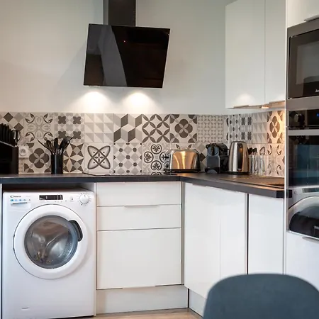 Confort - Parking Prive Gratuit Apartment